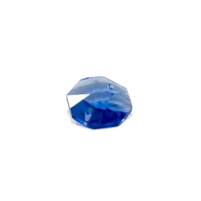 Close-up Eternity Glass Blue: smooth and transparent surface in a deep cobalt blue tone, with an intense sheen.