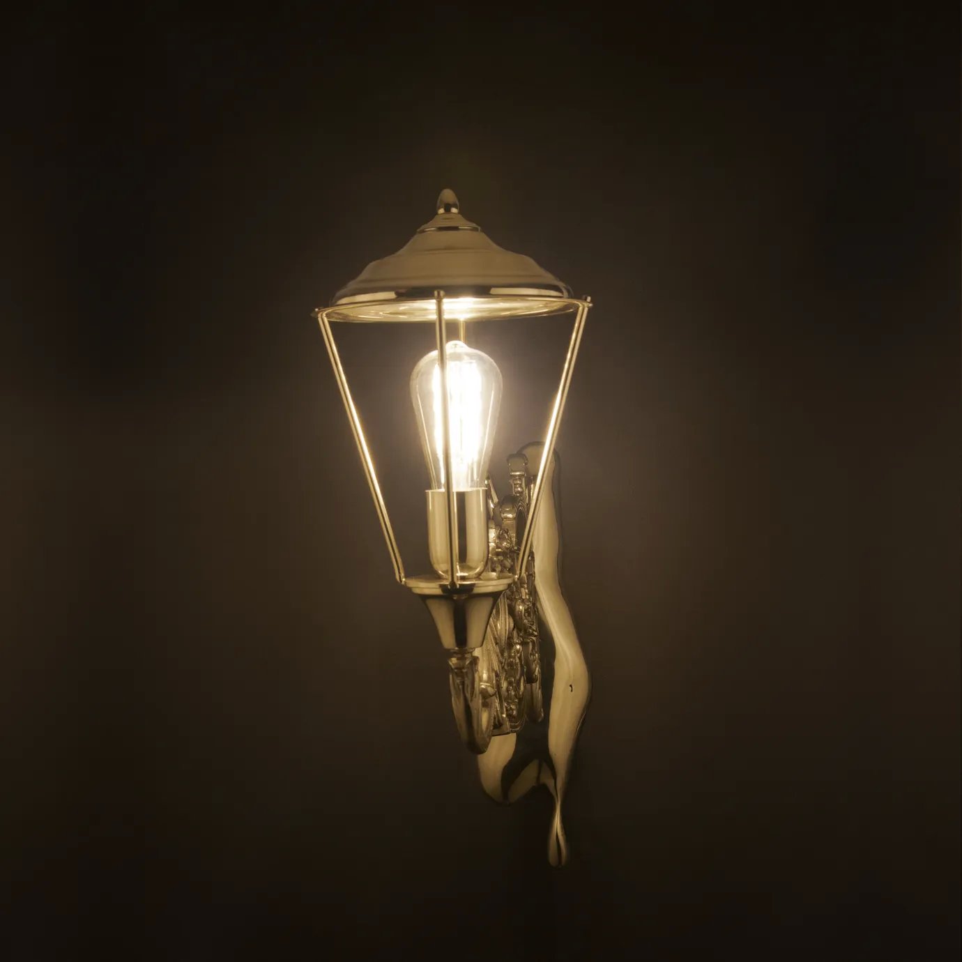 https://www.bykoket.com/images/product/product-page/568/lumiere-wall-lamp-4.webp?rand=bc2b6940a8fe3a255dfb0266812ac6a3