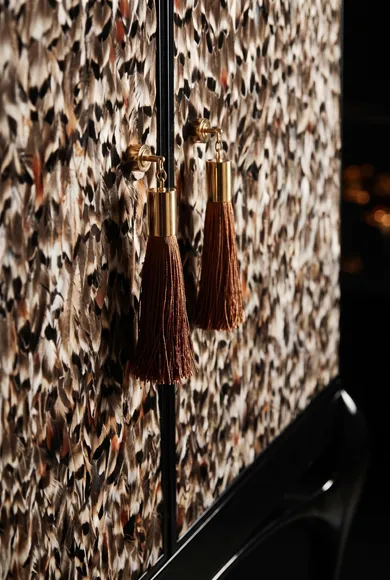 Folie Feather texture and tassels