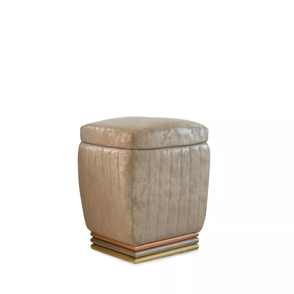 Stool with smooth lines, upholstered in glossy beige fabric, with a base that combines polished brass, polished stainless steel and copper-plated brass.