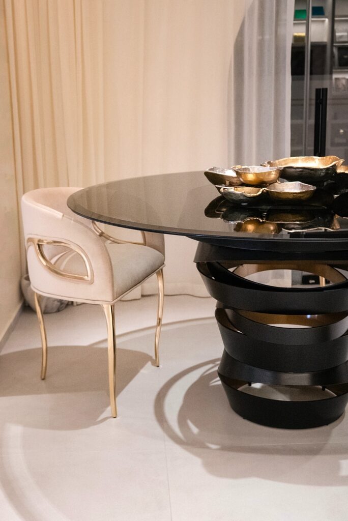 da terra global dubai showroom koket chandra chair and intuition dining table  women in design dubai