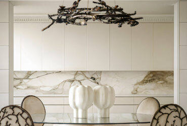 Luxe dining room design with the Rose Chandelier by KOKET in a romantic setting.